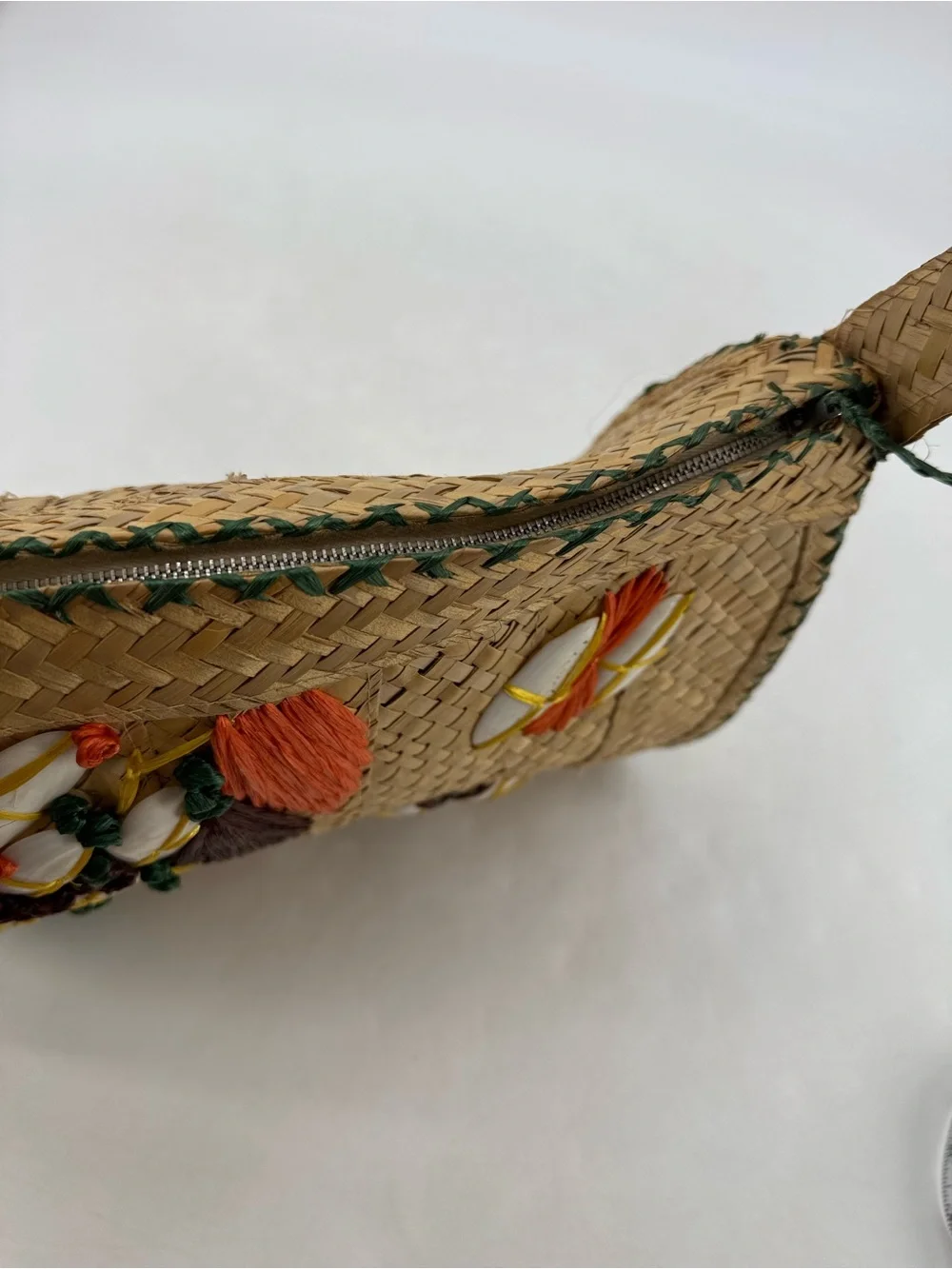 Vintage 60s Mid Century Hawaiian Real Shell Embroidered Raffia Shoulder Bag